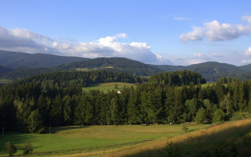 Картинка природа пейзажи горы лес деревья облака