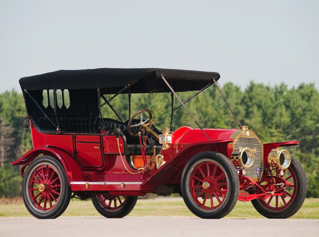 Обои картинки фото автомобили, классика, небо, дорога, трава, лес