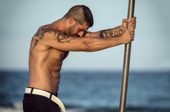 Картинка мужчины -+unsort ремень шест тату парень