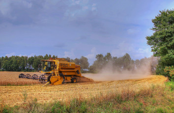 Картинка техника комбайны комбайн поле