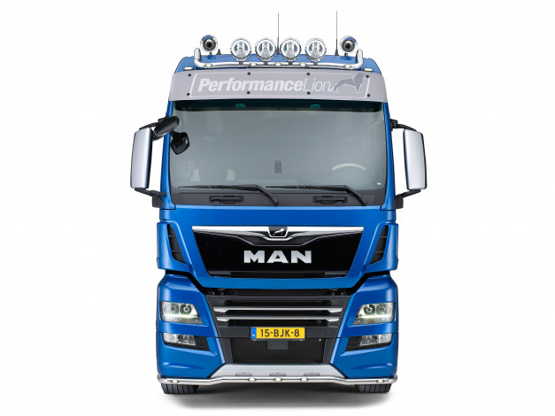 Обои картинки фото автомобили, man