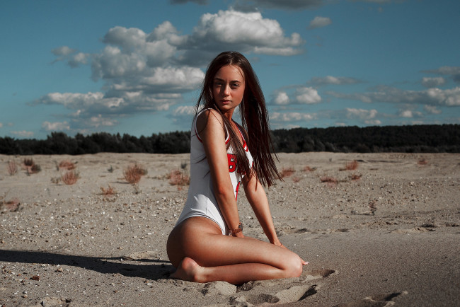 Обои картинки фото девушка, девушки, -unsort , брюнетки, темноволосые, модель