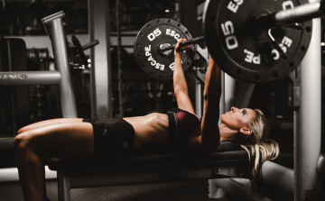 Картинка спорт фитнес фон взгляд девушка