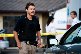 Картинка midnight+in+the+switchgrass+ +2021+ кино+фильмы midnight+in+the+switchgrass midnight in the switchgrass emile hirsch криминал триллер боевик детектив полночь на злаковом поле