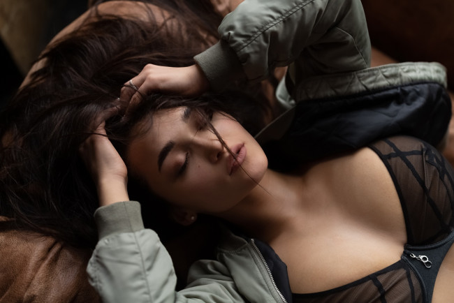 Обои картинки фото девушки, - брюнетки,  шатенки, девушка, красивая, супер, секси, няша, нежная, классная, модница, лапочка, мадам