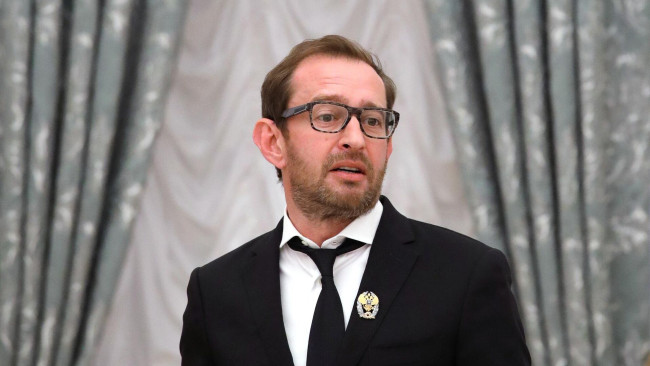 Обои картинки фото мужчины, константин хабенский, константин, хабенский, советский, российский, актeр, театр, кино, телевидения, озвучиваниe, дубляж, кинорежиссeр, сценарист, продюсер, общественный, деятель, народный, артист, российской, федерации, крeмль, цeрeмoния, награждения