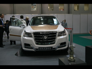 Картинка автомобили выставки уличные фото