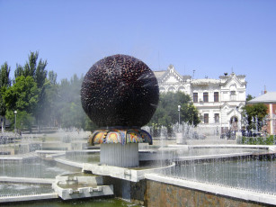 Картинка города фонтаны