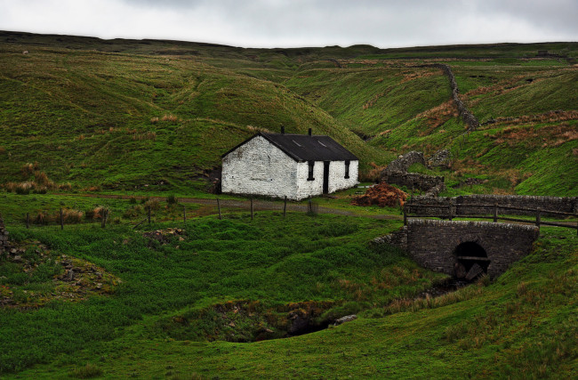 Обои картинки фото разное, сооружения, постройки, дорога, мост, трава