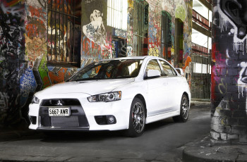 обоя автомобили, mitsubishi, светлый, au-spec, evolution, x, lancer