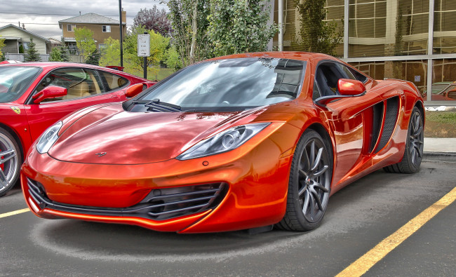 Обои картинки фото mclaren, автомобили, выставки и уличные фото, красный, макларен