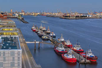 Картинка корабли баркасы+ +буксиры рейд порт