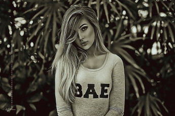 Картинка календари компьютерный+дизайн взгляд девушка дерево 2019 calendar женщина