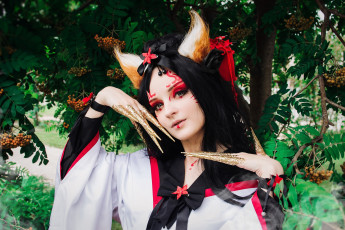 Картинка девушки kirdjava образ костюм когти рябина