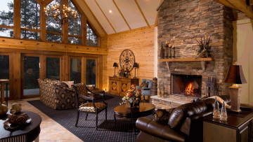 Картинка интерьер гостиная камин настольная лампа мягкий уголок