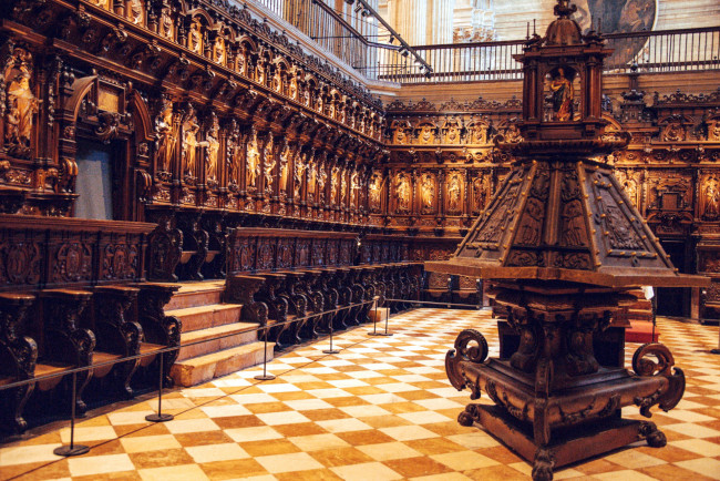 Обои картинки фото интерьер, убранство,  роспись храма, храм