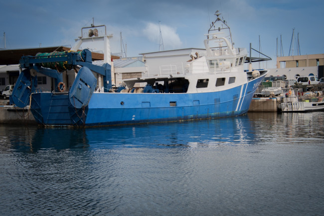 Обои картинки фото корабли, траулеры,  сейнеры,  плавбазы, рыболовное, судно