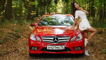 Картинка автомобили -авто+с+девушками mercedes