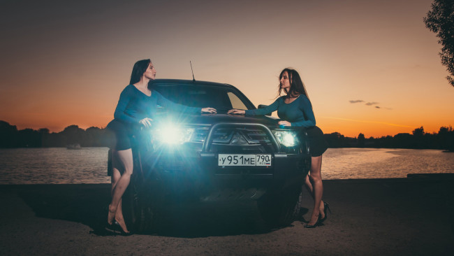 Обои картинки фото автомобили, -авто с девушками, mitsubishi