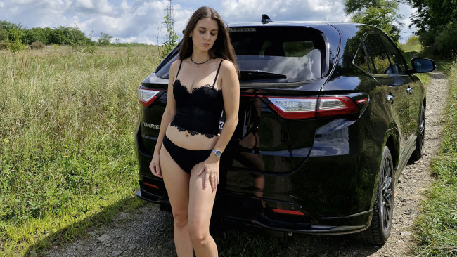 Обои картинки фото автомобили, -авто с девушками, toyota, harrier