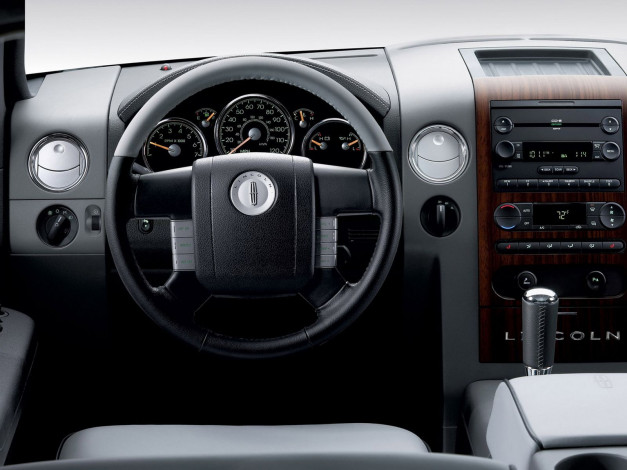 Обои картинки фото автомобили, спидометры, торпедо