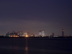 Картинка города огни ночного вода ночь дома