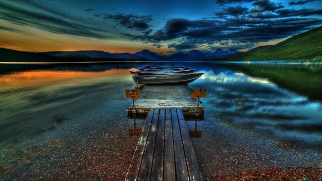 Обои картинки фото корабли, лодки, шлюпки, горы, озеро, пейзаж