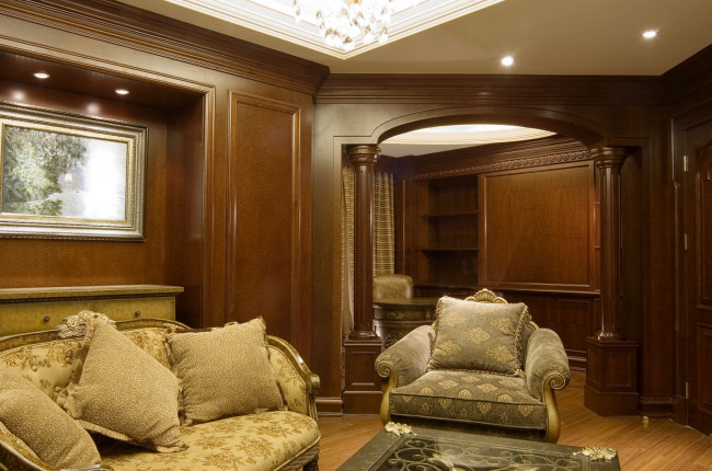 Обои картинки фото интерьер, гостиная, картина, диван, подушки, стул