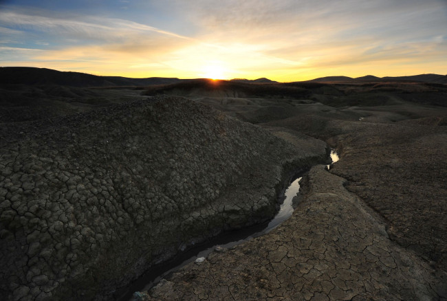 Обои картинки фото автор, ovidiu, david, природа, другое, рассвет, застывшая, лава, вулкан