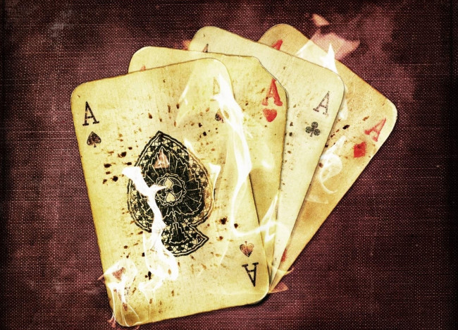 Обои картинки фото разное, настольные, игры, азартные, огонь, карты