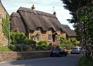 Картинка англия котсвольд дистрикт города улицы площади набережные цветы машины дома улица