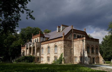 Картинка города здания дома парк старинный особняк деревья трава