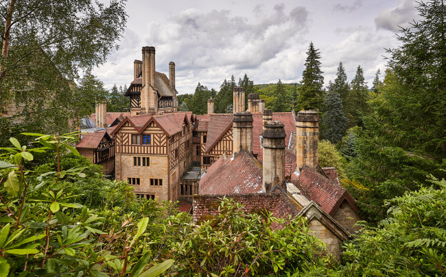 Обои картинки фото города, - здания,  дома, особняк, лес