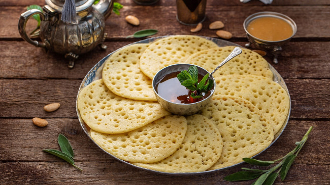 Обои картинки фото еда, блины,  оладьи, оладьи, мята, мед