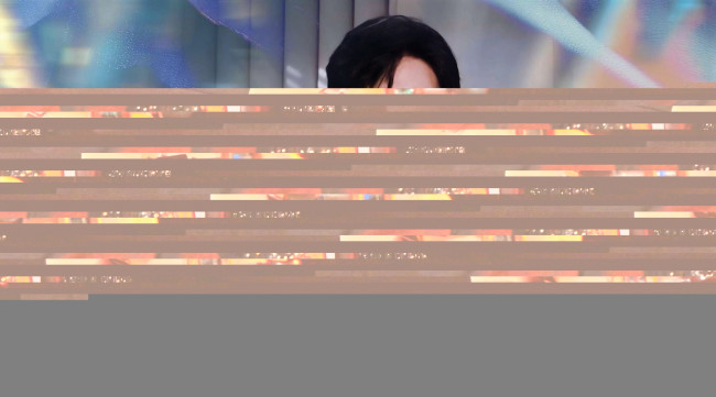 Обои картинки фото мужчины, xiao zhan, актер, рубашка, свитер, блики