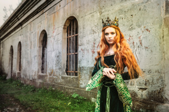 Картинка девушки -+креатив +косплей рыжие волосы корона платье косплей