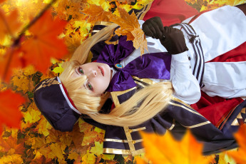 Картинка девушки mari+aisu образ косплей наряд костюм форма берет листья осень