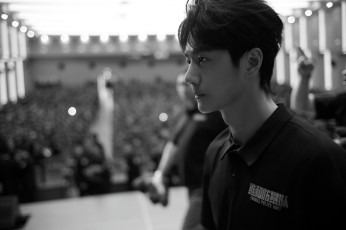 обоя мужчины, wang yi bo, актер, футболка, люди