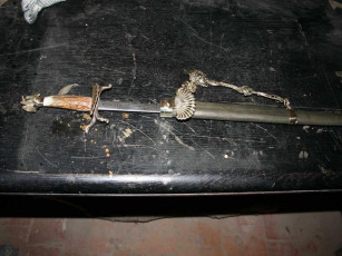 Картинка мастер геннадий веклюк оружие