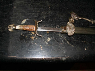 Картинка мастер геннадий веклюк оружие