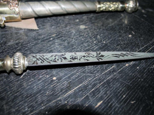 Картинка мастер геннадий веклюк оружие