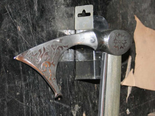 Картинка мастер геннадий веклюк оружие