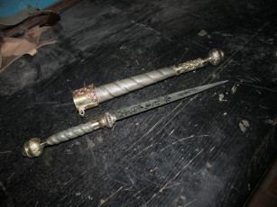 Картинка мастер геннадий веклюк оружие