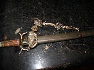 Картинка мастер геннадий веклюк оружие