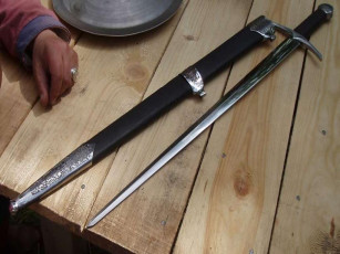 Картинка мастер геннадий веклюк оружие