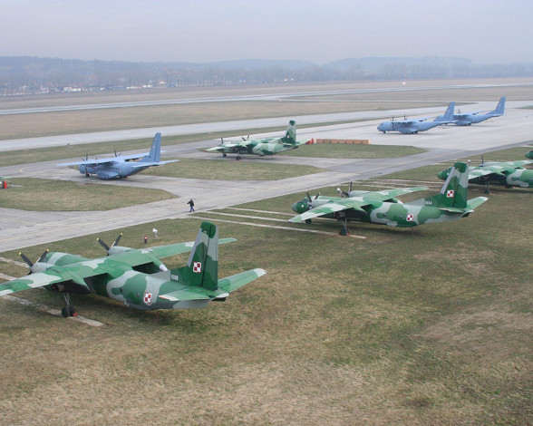 Обои картинки фото авиация, военно, транспортные, самолёты