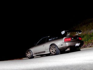 Картинка автомобили nissan datsun