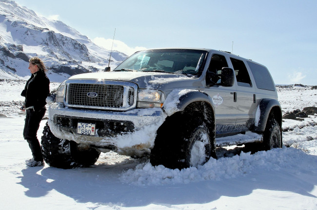 Обои картинки фото автомобили, авто, девушками, ford