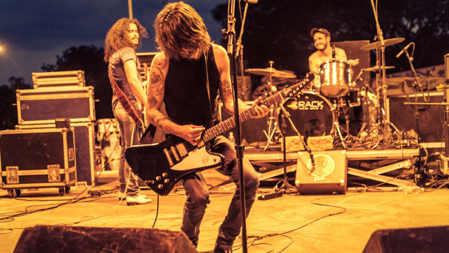 Обои картинки фото black, drawing, chalks, музыка, хард-рок, стоунер-рок, бразилия