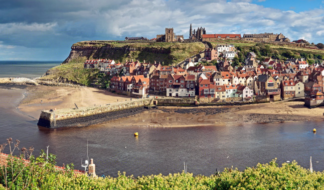 Обои картинки фото англия, уитби, города, панорамы, причал, река, дома